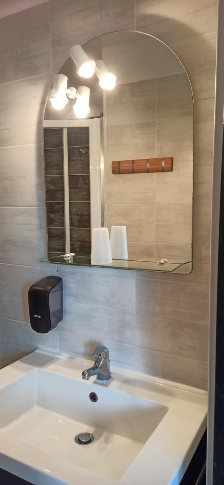 Hotel De La Place Loyettes Dış mekan fotoğraf