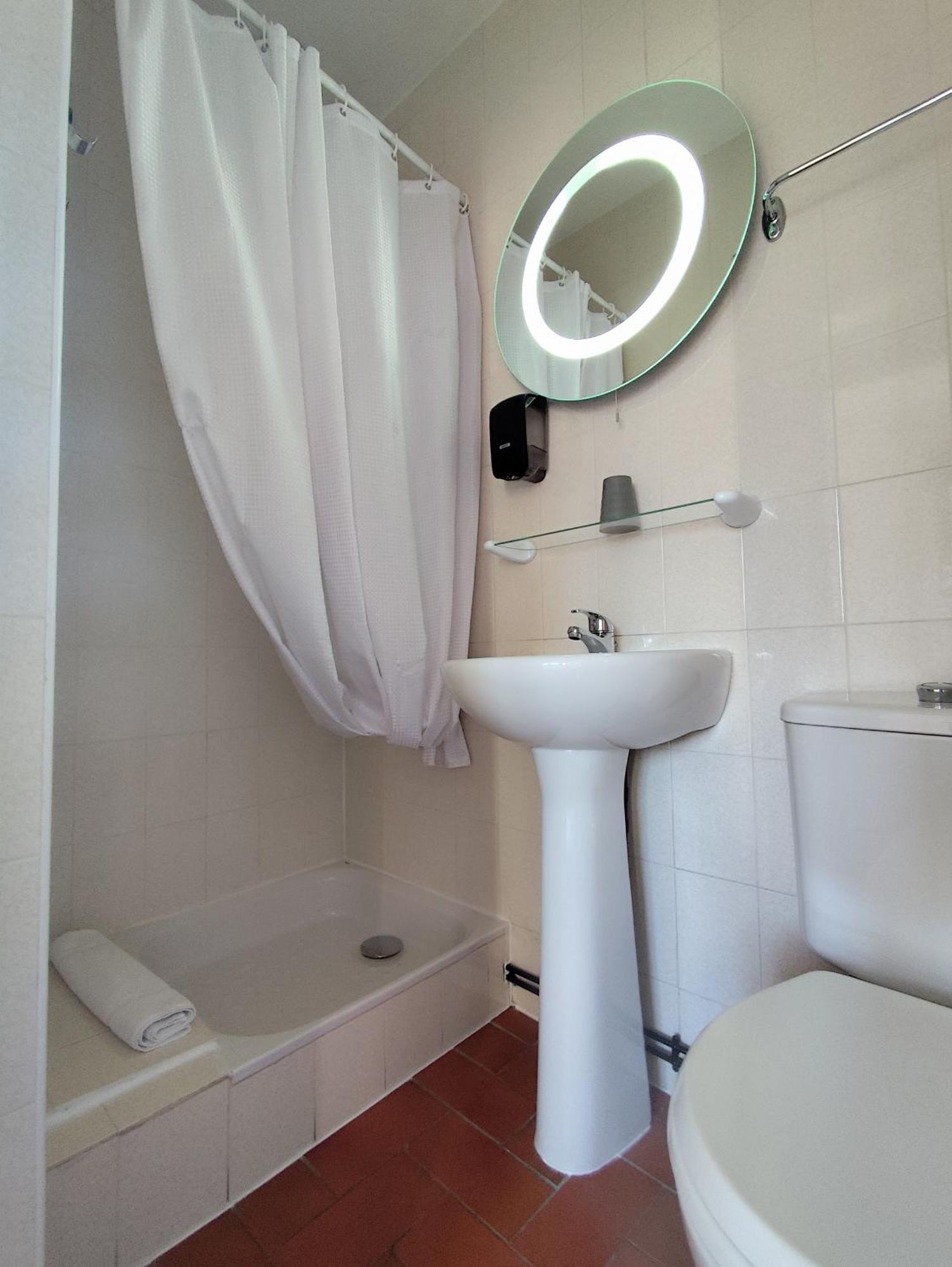 Hotel De La Place Loyettes Dış mekan fotoğraf