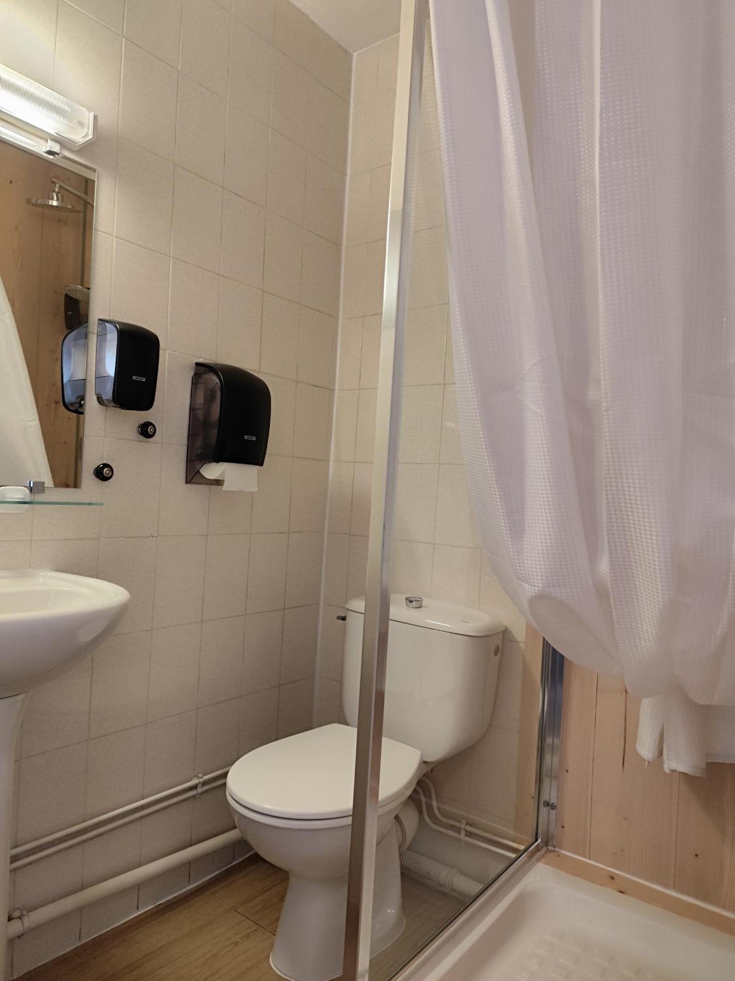 Hotel De La Place Loyettes Dış mekan fotoğraf
