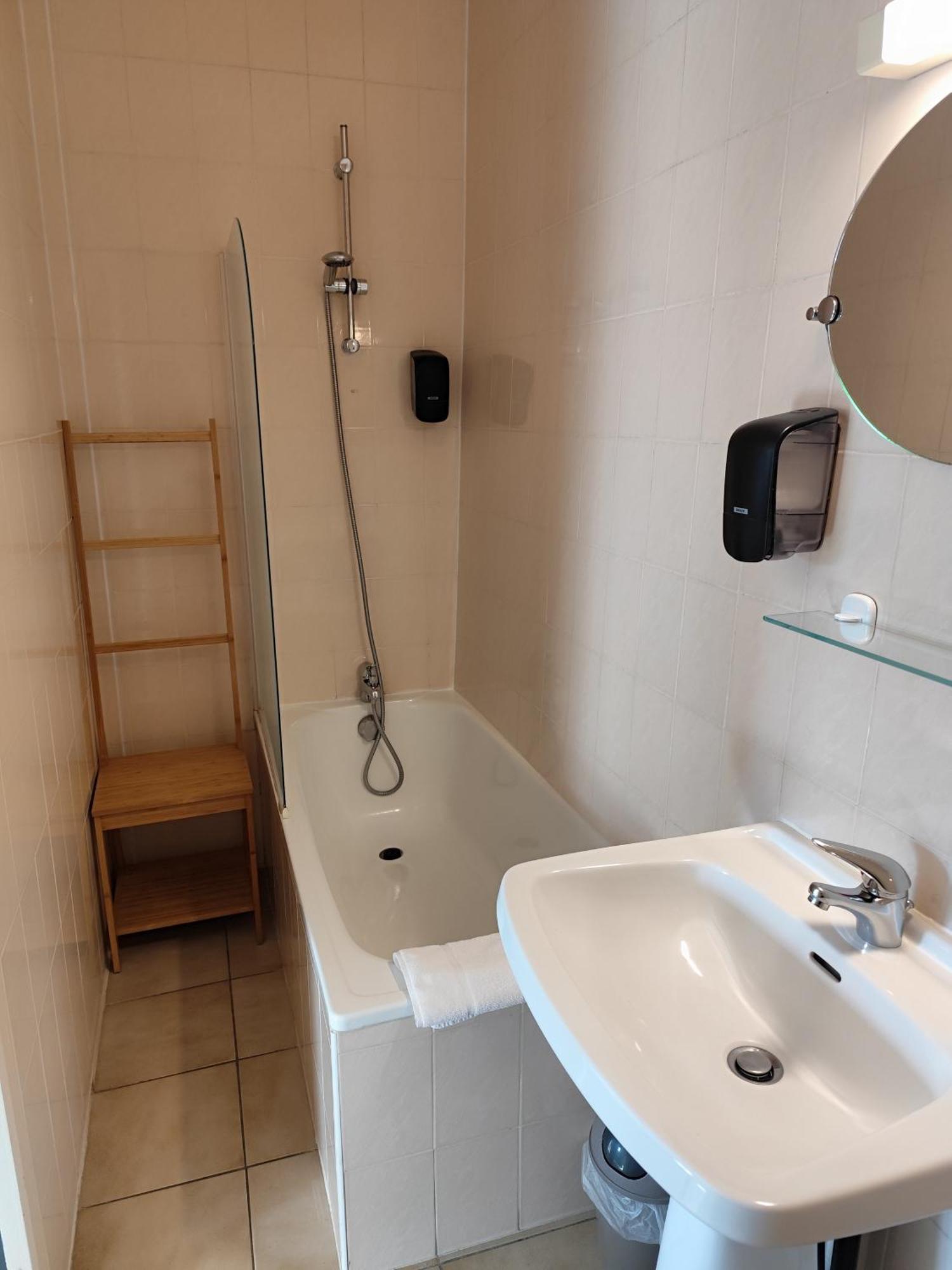 Hotel De La Place Loyettes Dış mekan fotoğraf