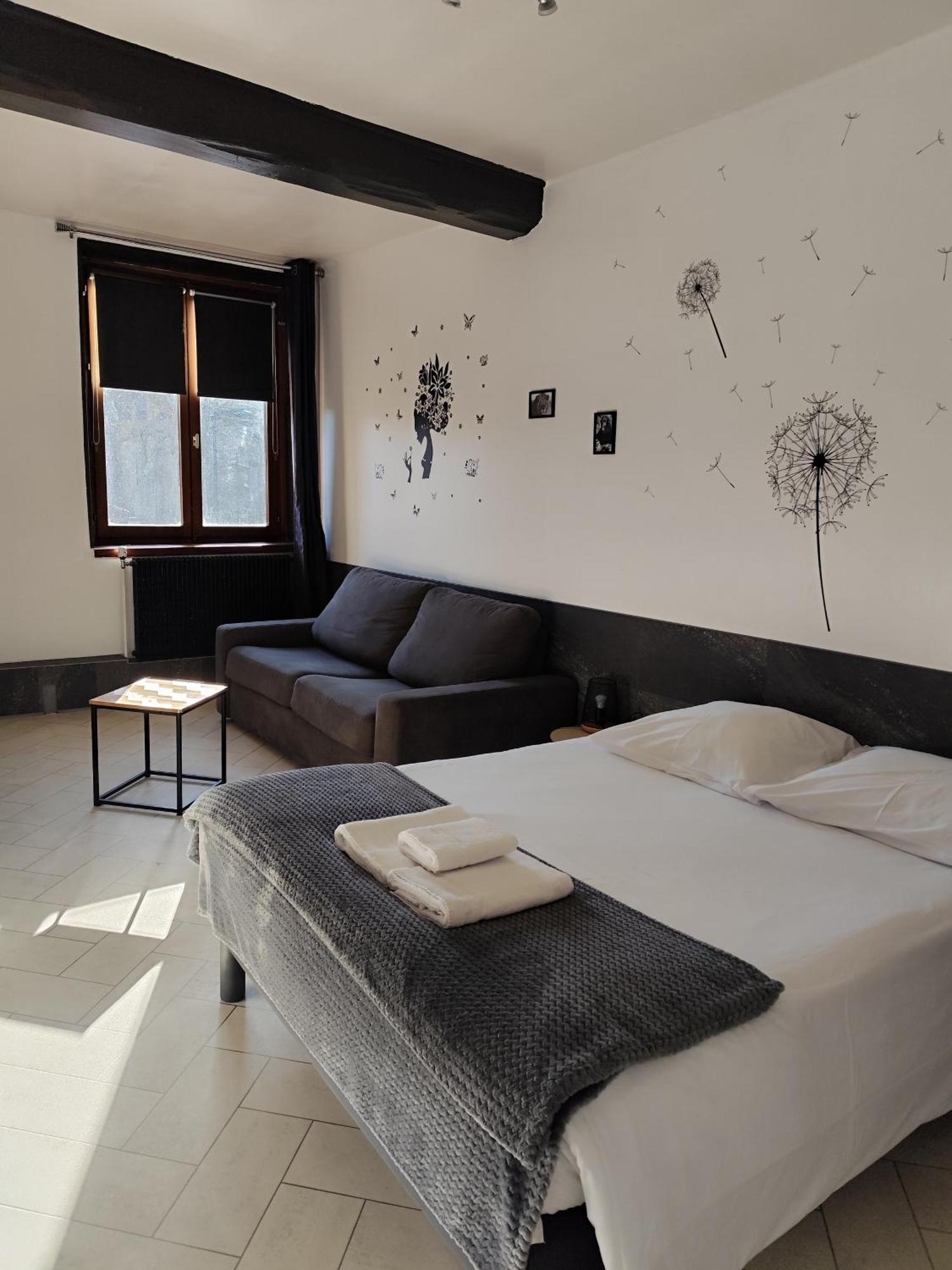 Hotel De La Place Loyettes Dış mekan fotoğraf