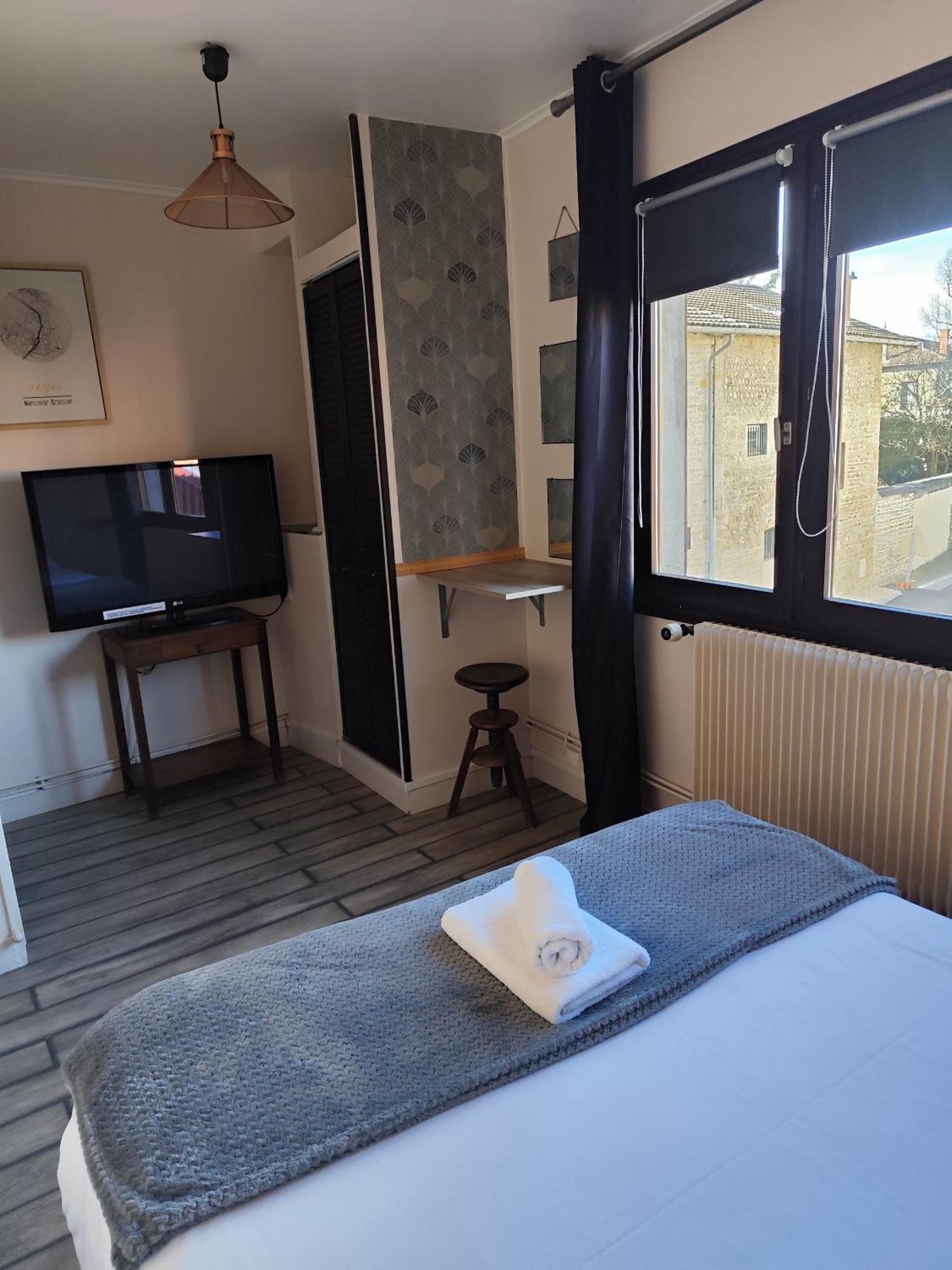 Hotel De La Place Loyettes Dış mekan fotoğraf